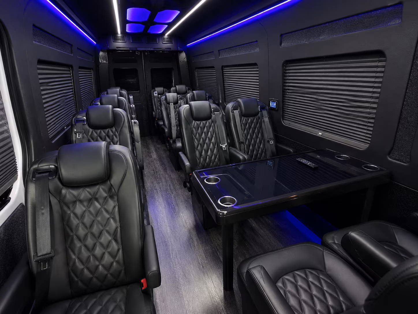 find the perfect transportation for your next airport transfer 4
